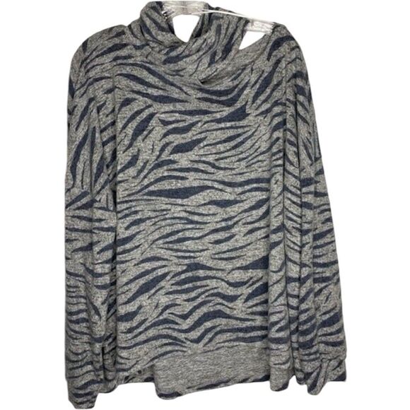 Terra & Sky Sweater Women’s 3X Blue Gray Animal Print Cut Out Mock Neck Pullover - Picture 1 of 14